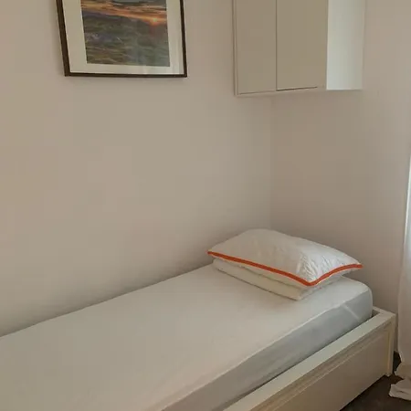 Writer's Place 2* Λιουμπλιάνα