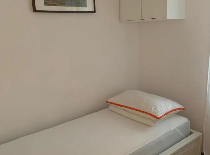 Writer's Place 2* ليوبليانا