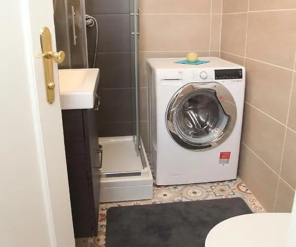 Writer's Place 2* ليوبليانا