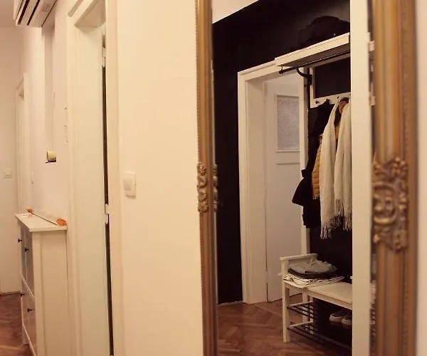 بيت ضيافة Writer's Place ليوبليانا