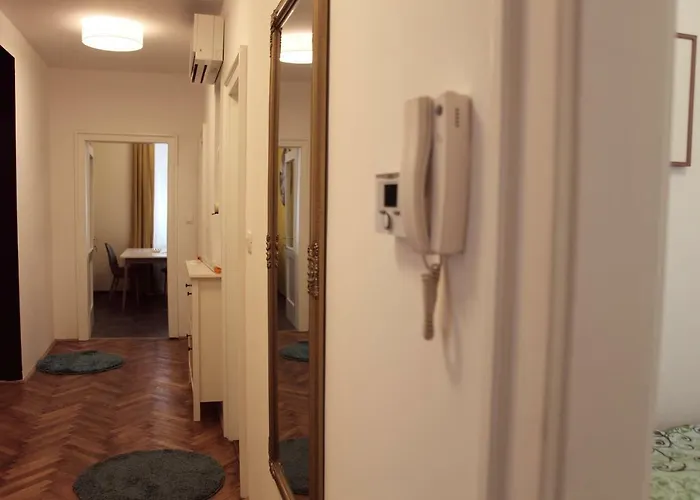 بيت ضيافة Writer's Place ليوبليانا